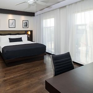 One-Bedroom Suite City View